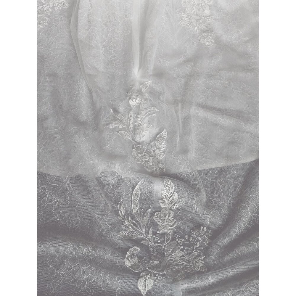 NWOT Ivory Lace Embroidered A-Line Shrug Sleeve Wedding Gown - Da Vinci - Picture 9 of 14